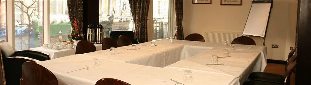 Paramount Hotel Dublin 3*,
